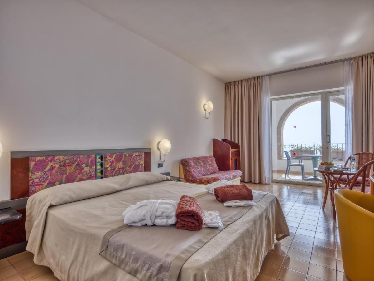Hotel Olimpo Le Terrazze Letojanni Exterior foto