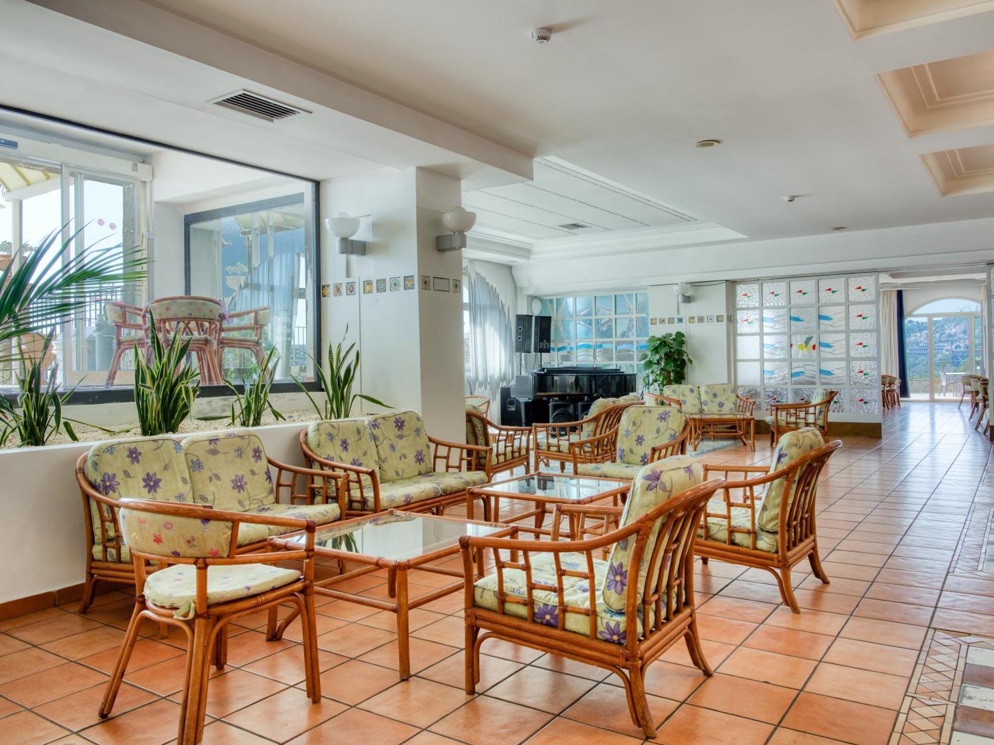Hotel Olimpo Le Terrazze Letojanni Exterior foto